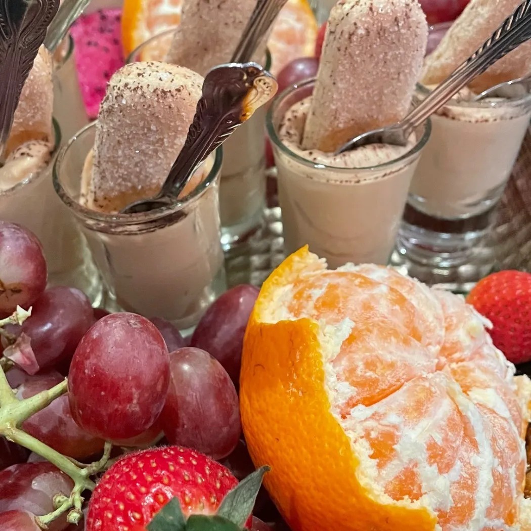 Image alt description