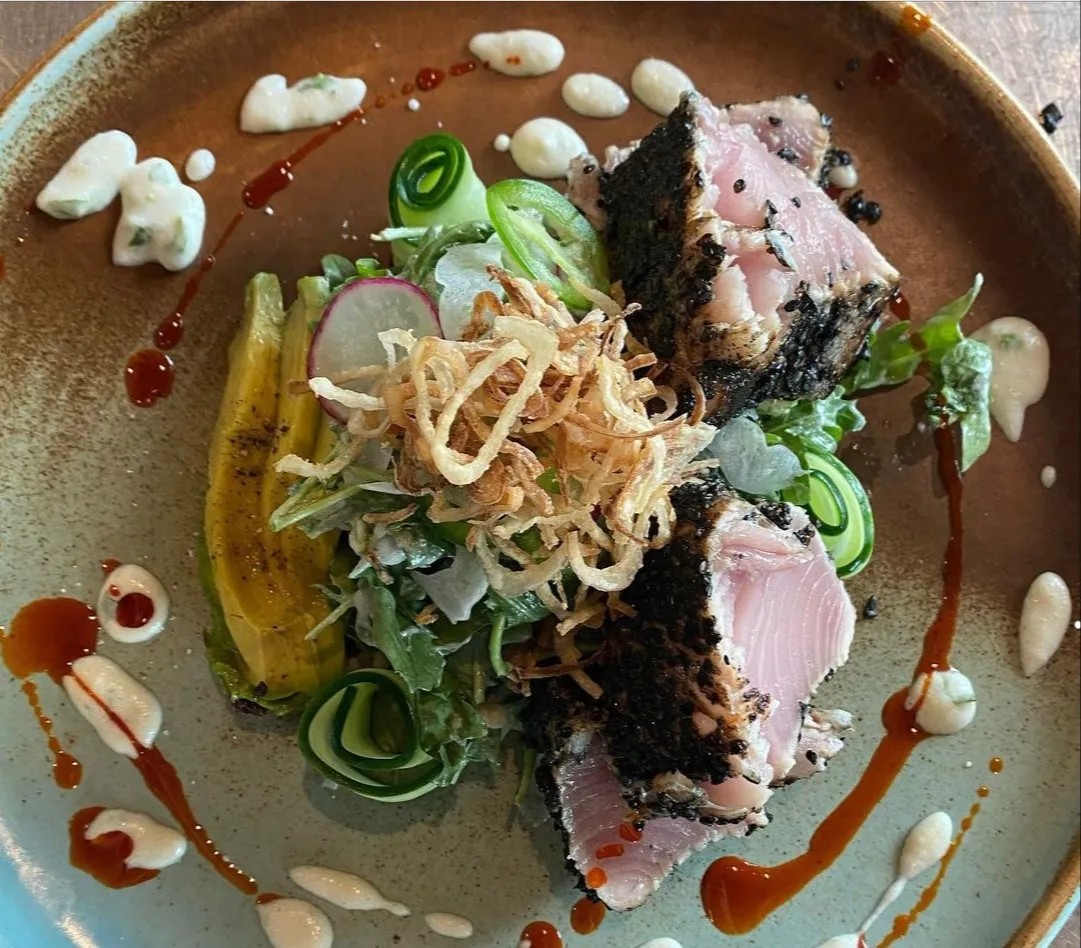 Image alt description