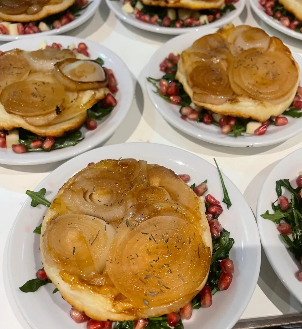 Image alt description