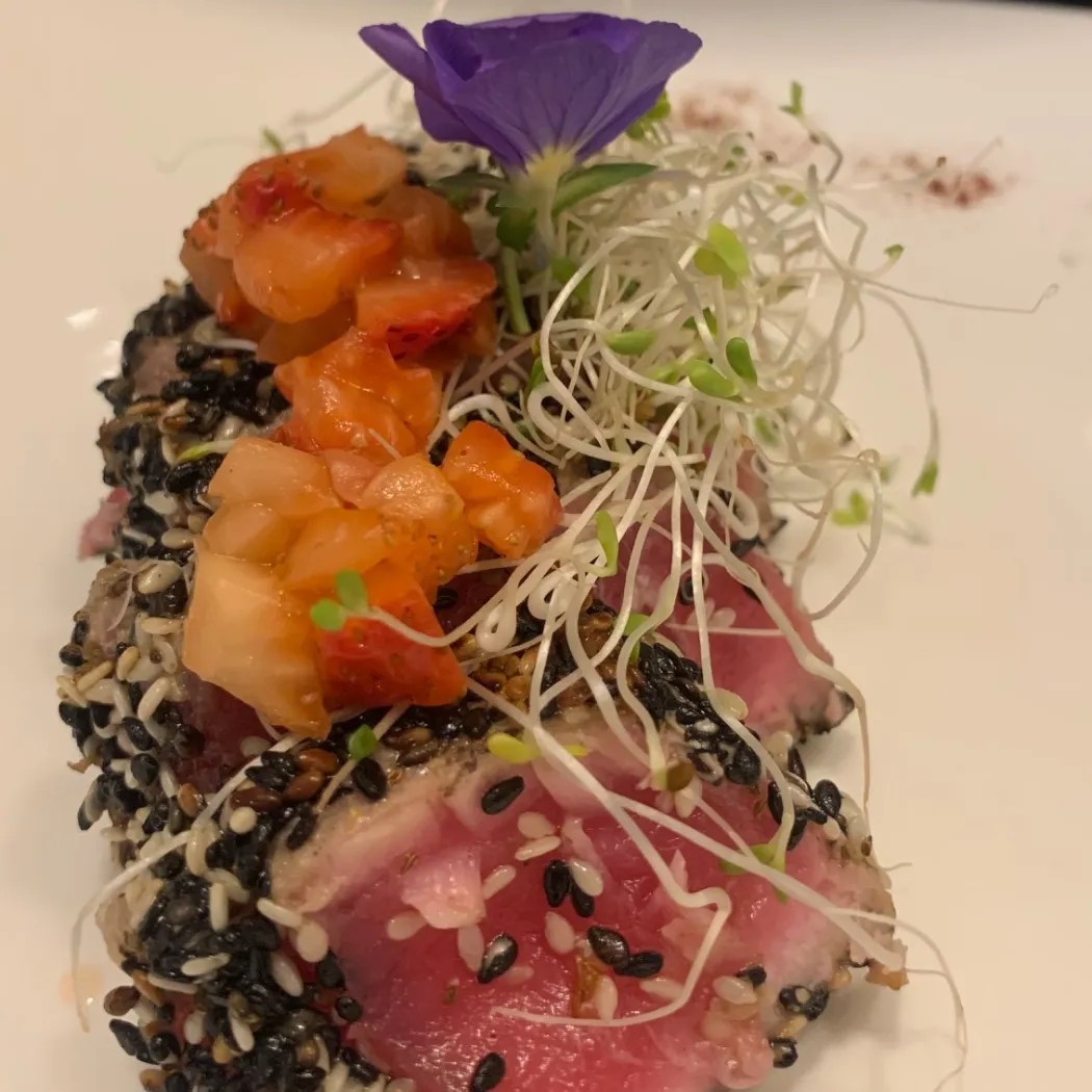 Image alt description