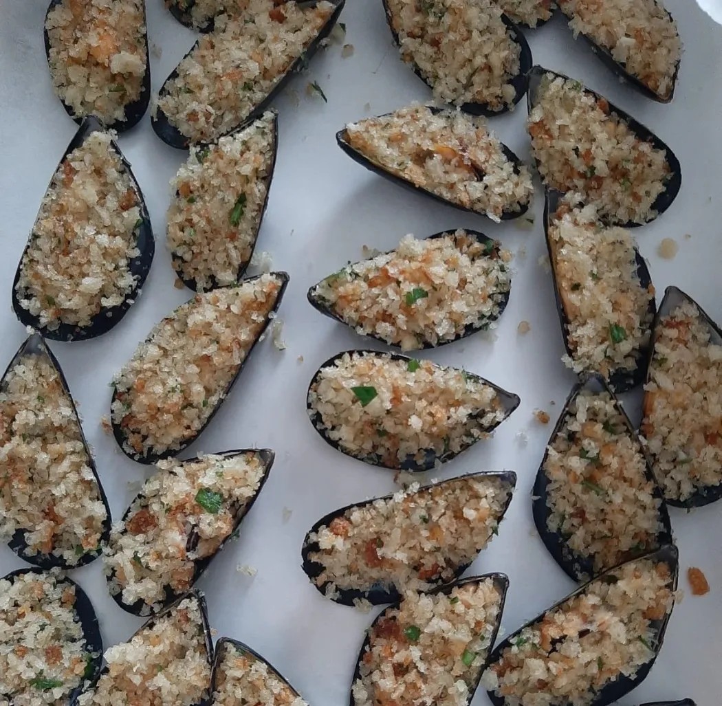 Image alt description