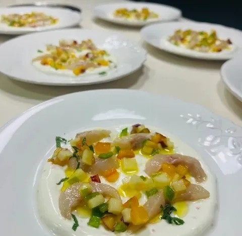 Image alt description