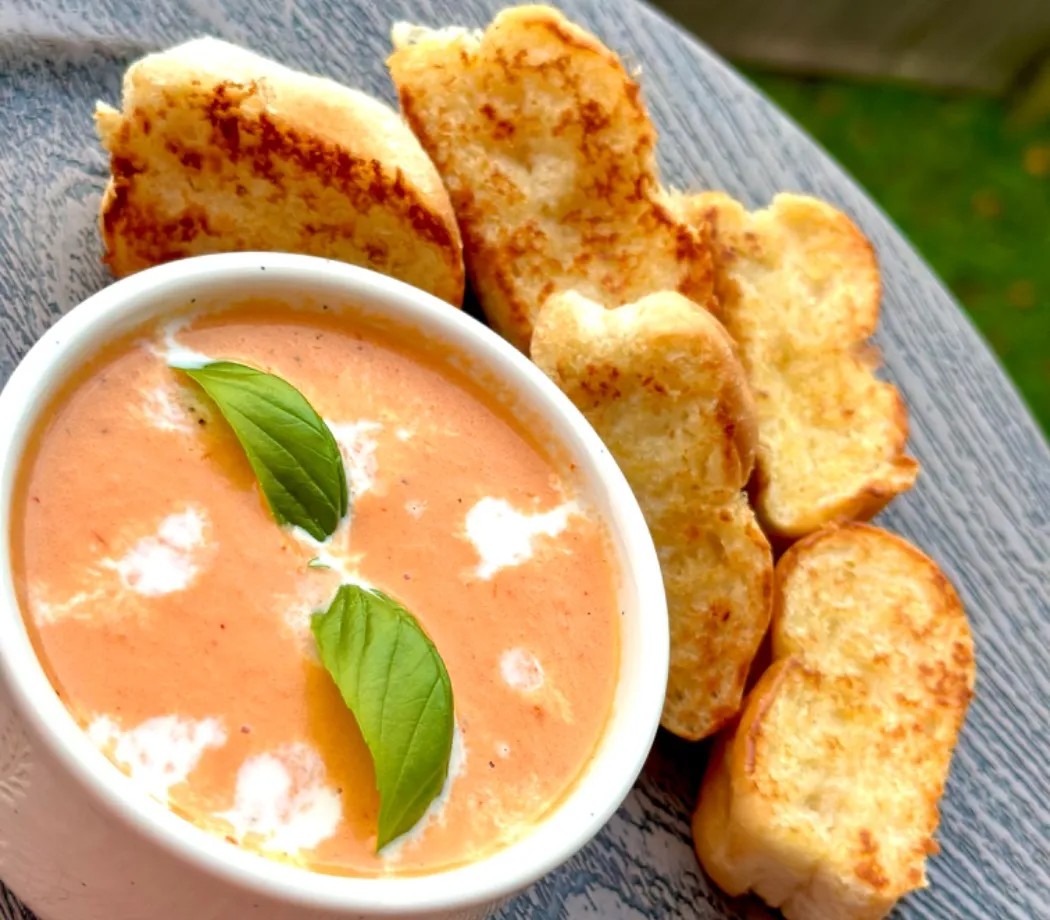 Image alt description