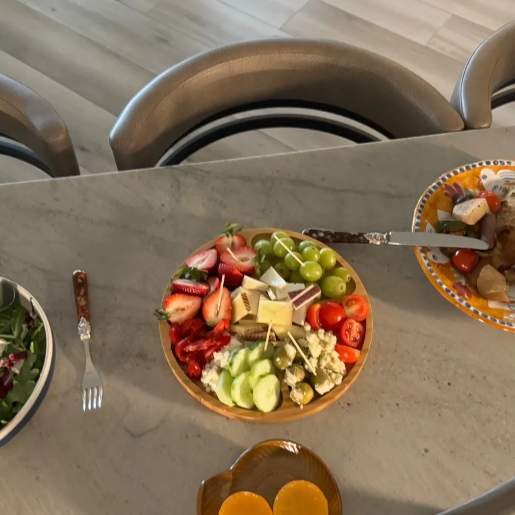 Image alt description