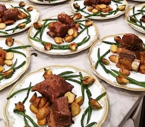 Image alt description