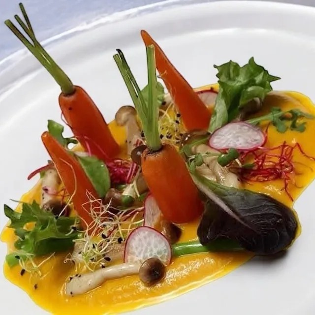 Image alt description