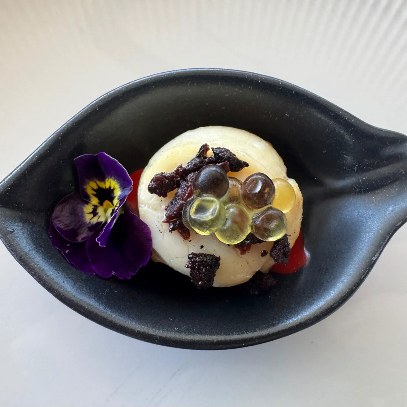 Image alt description