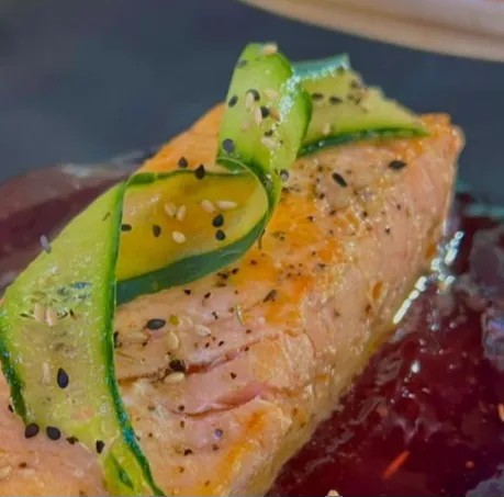 Image alt description