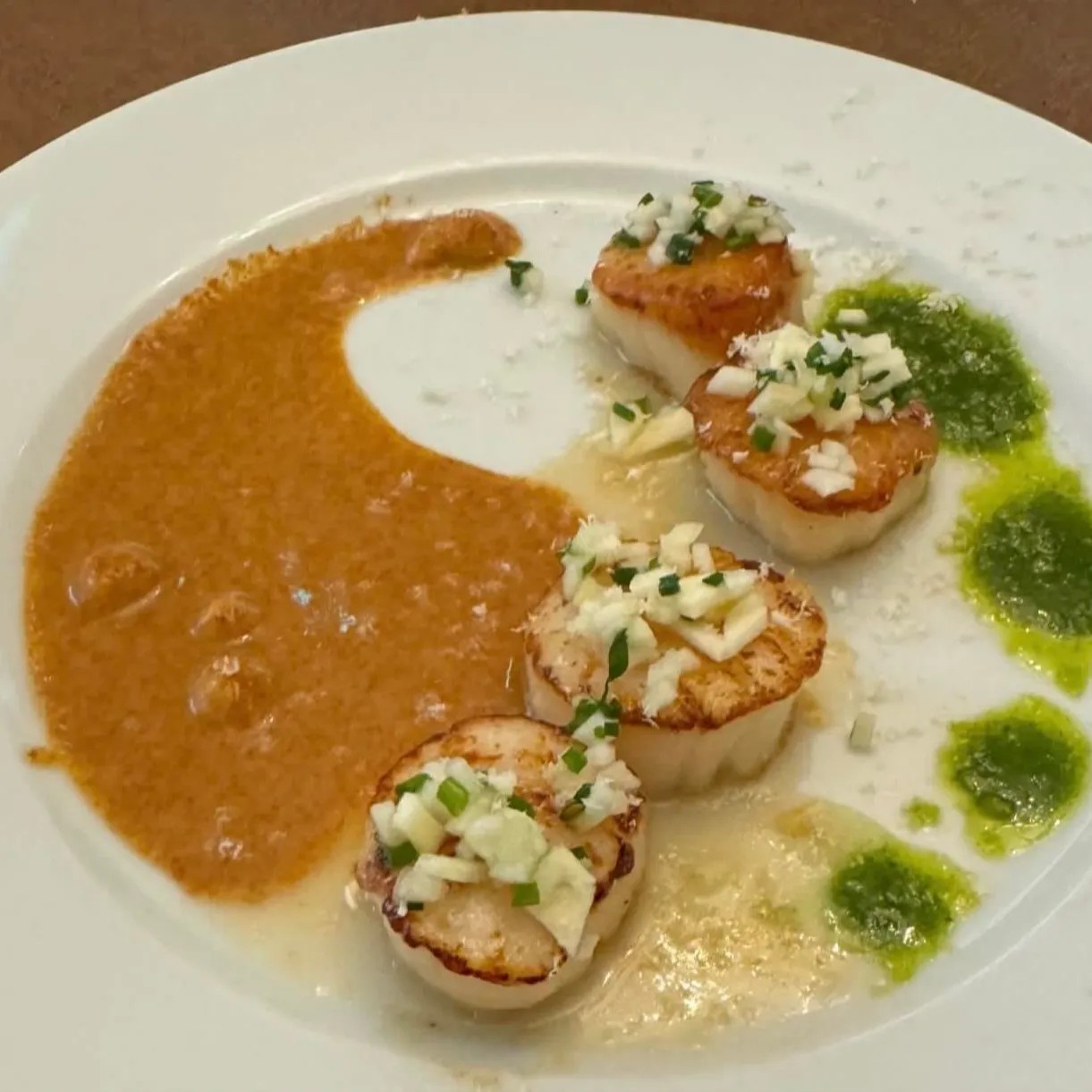 Image alt description