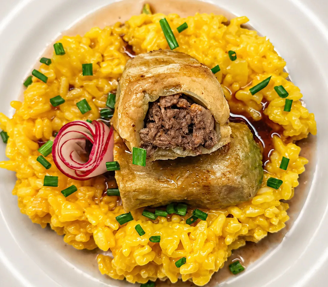 Image alt description