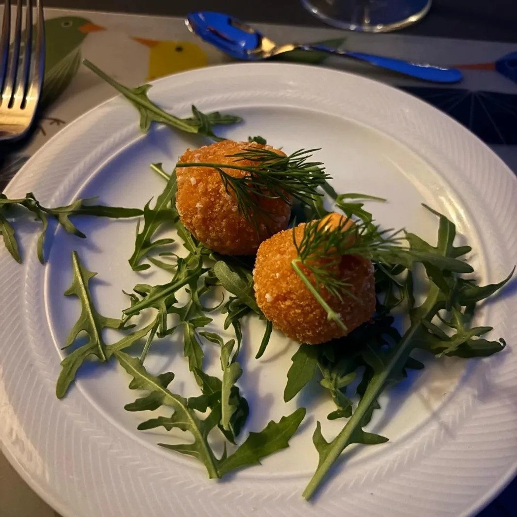 Image alt description