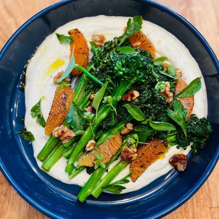 Image alt description