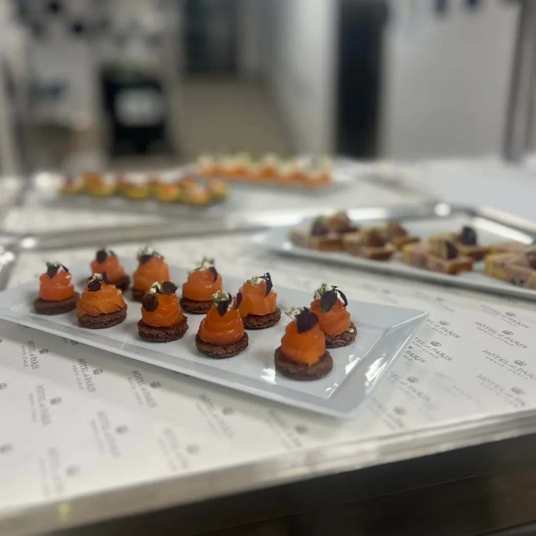 Image alt description