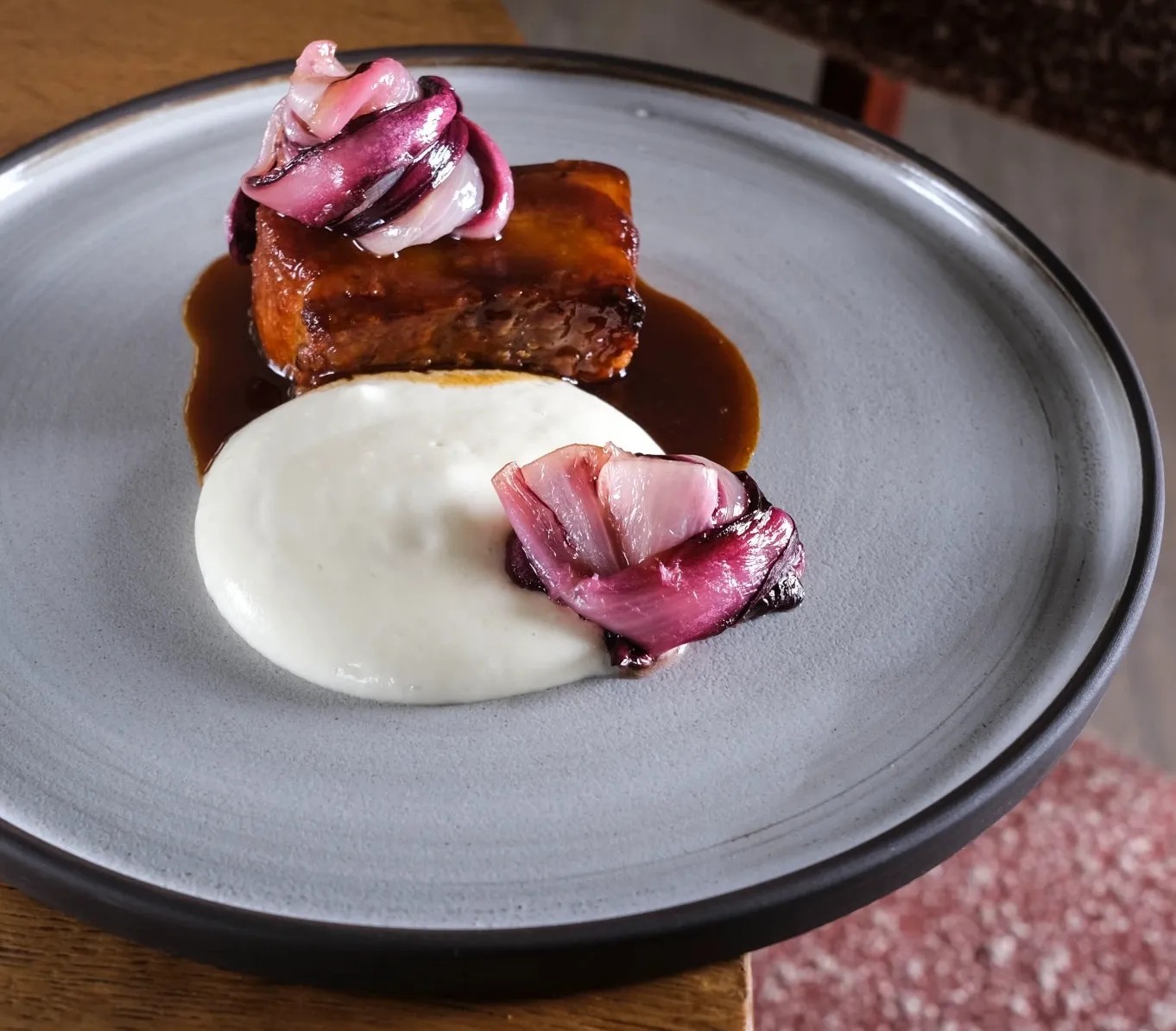 Image alt description