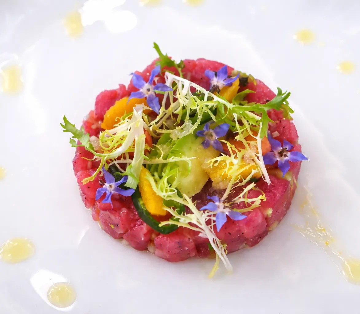 Image alt description