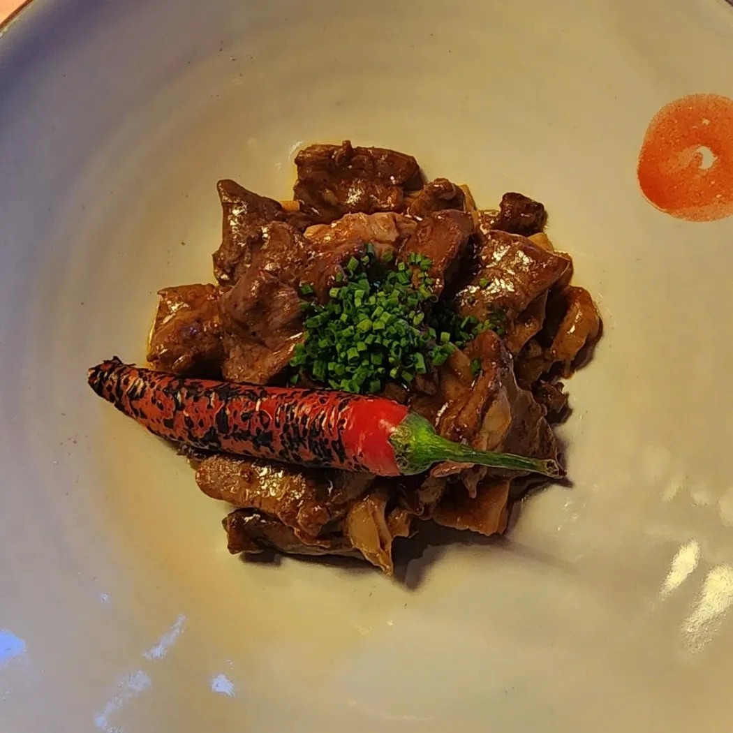 Image alt description