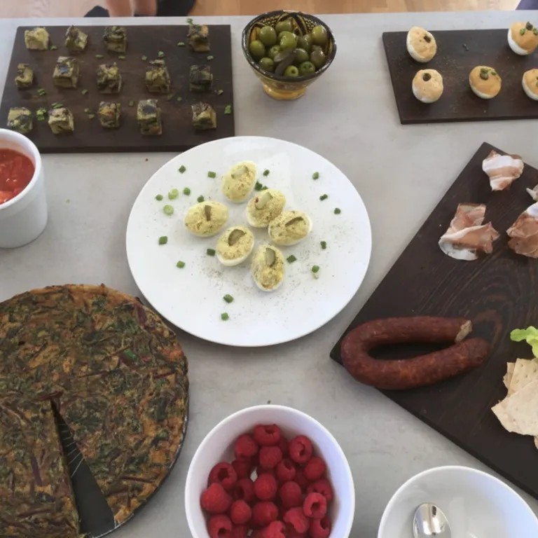 Image alt description