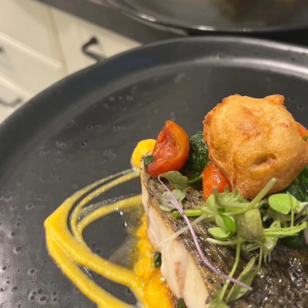 Image alt description