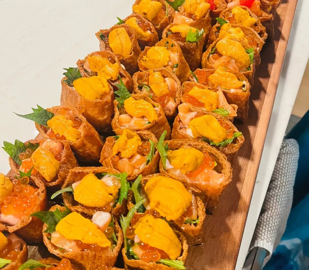 Image alt description