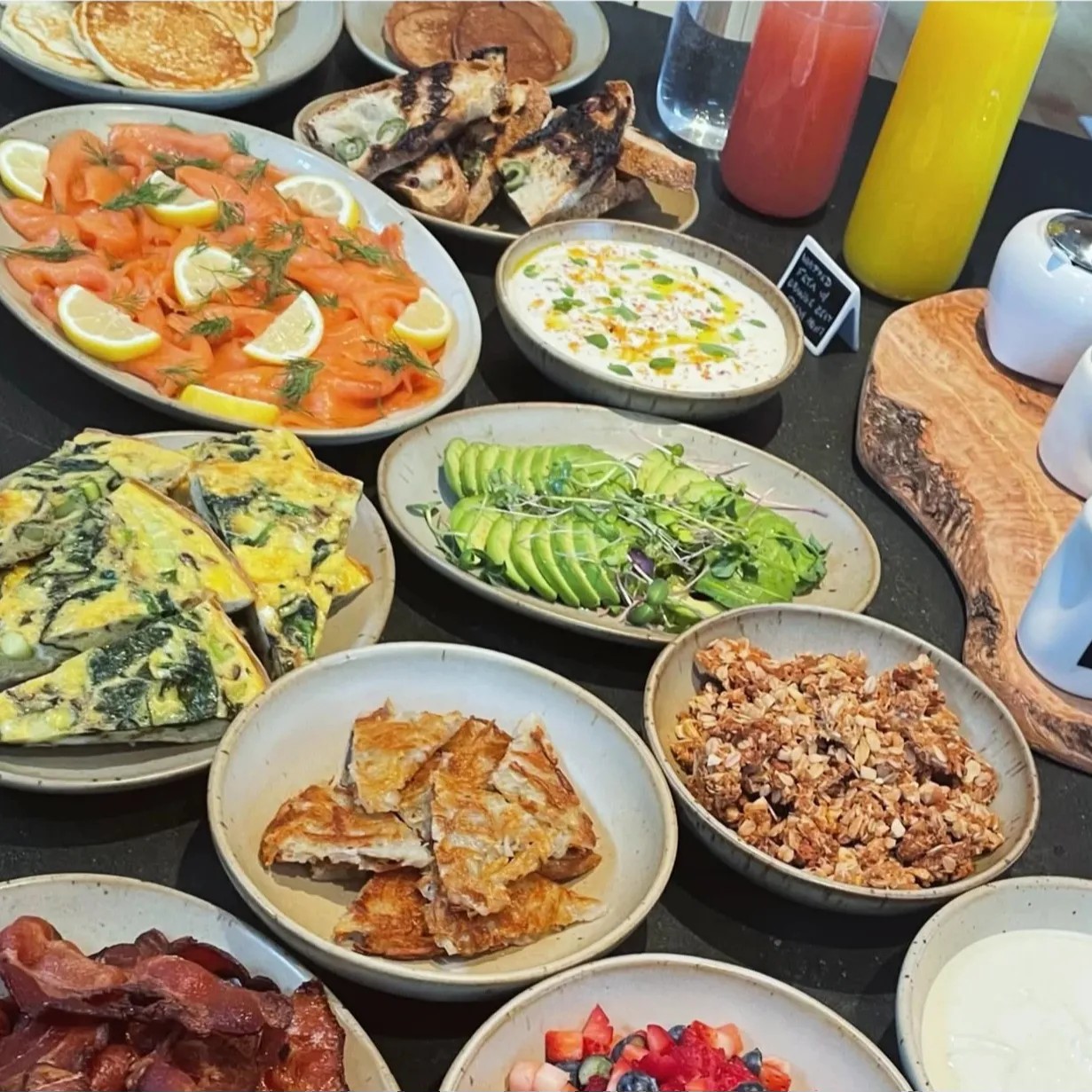 Image alt description