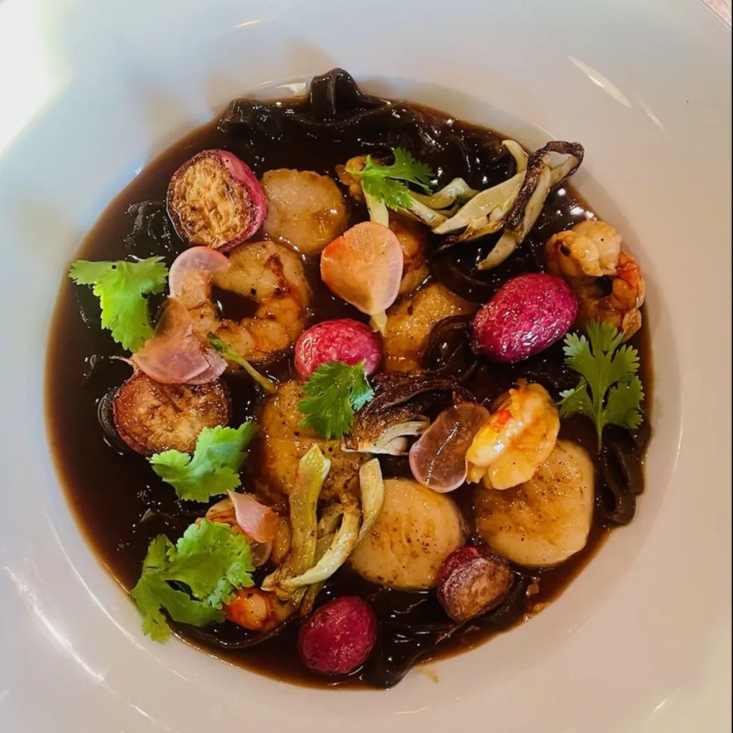 Image alt description