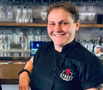 Image alt description