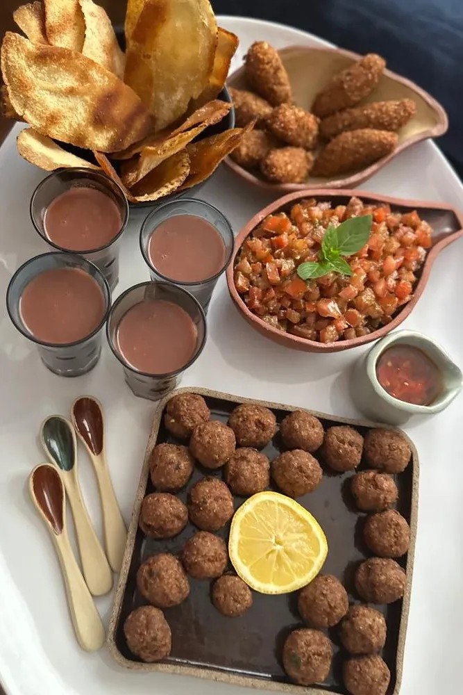 Image alt description