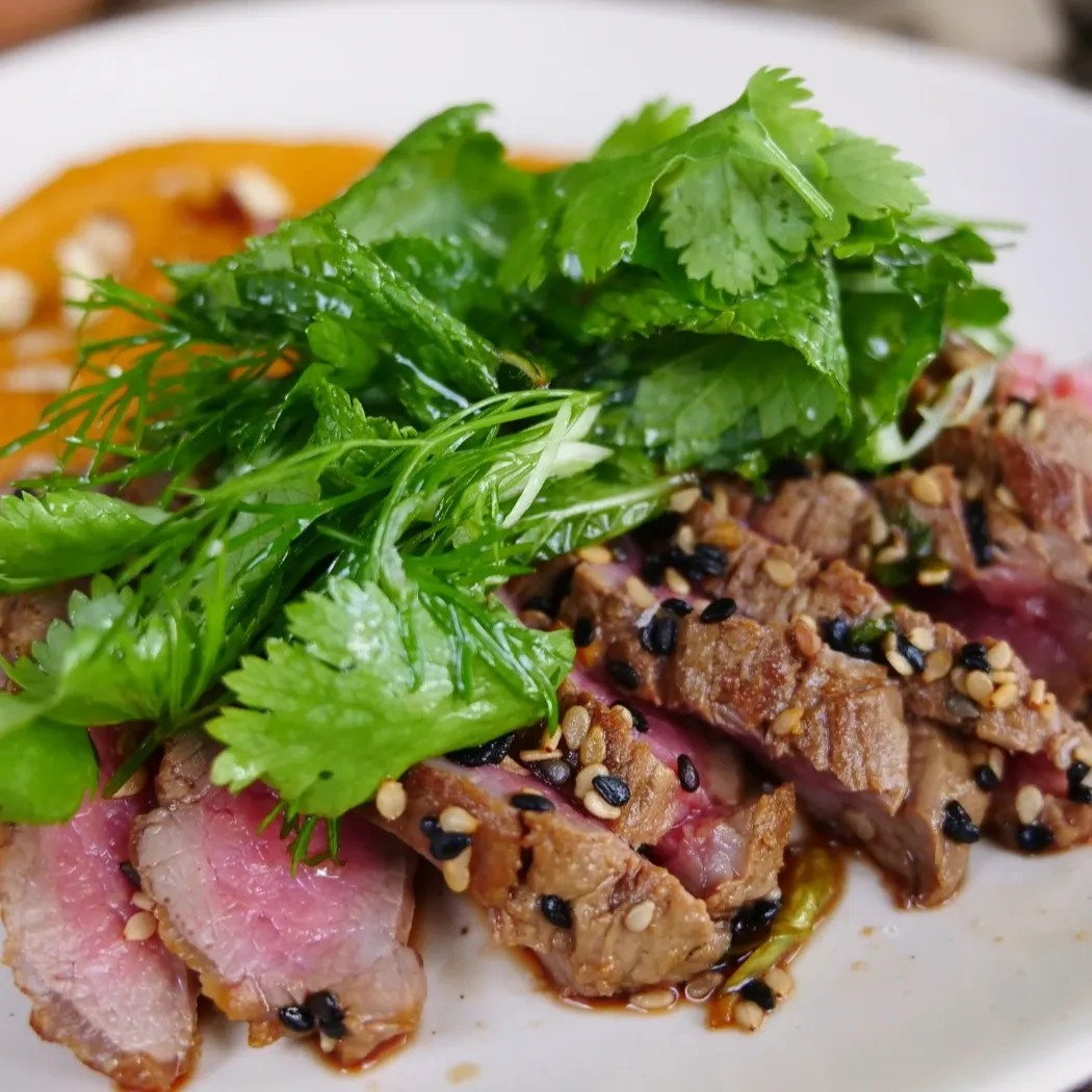 Image alt description