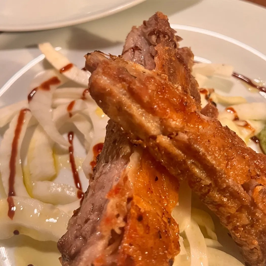 Image alt description