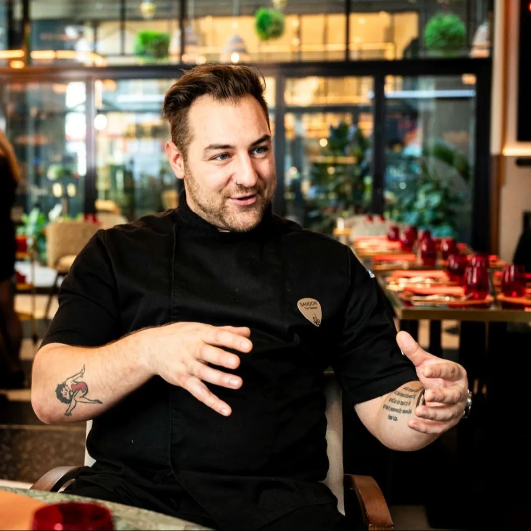 Image alt description