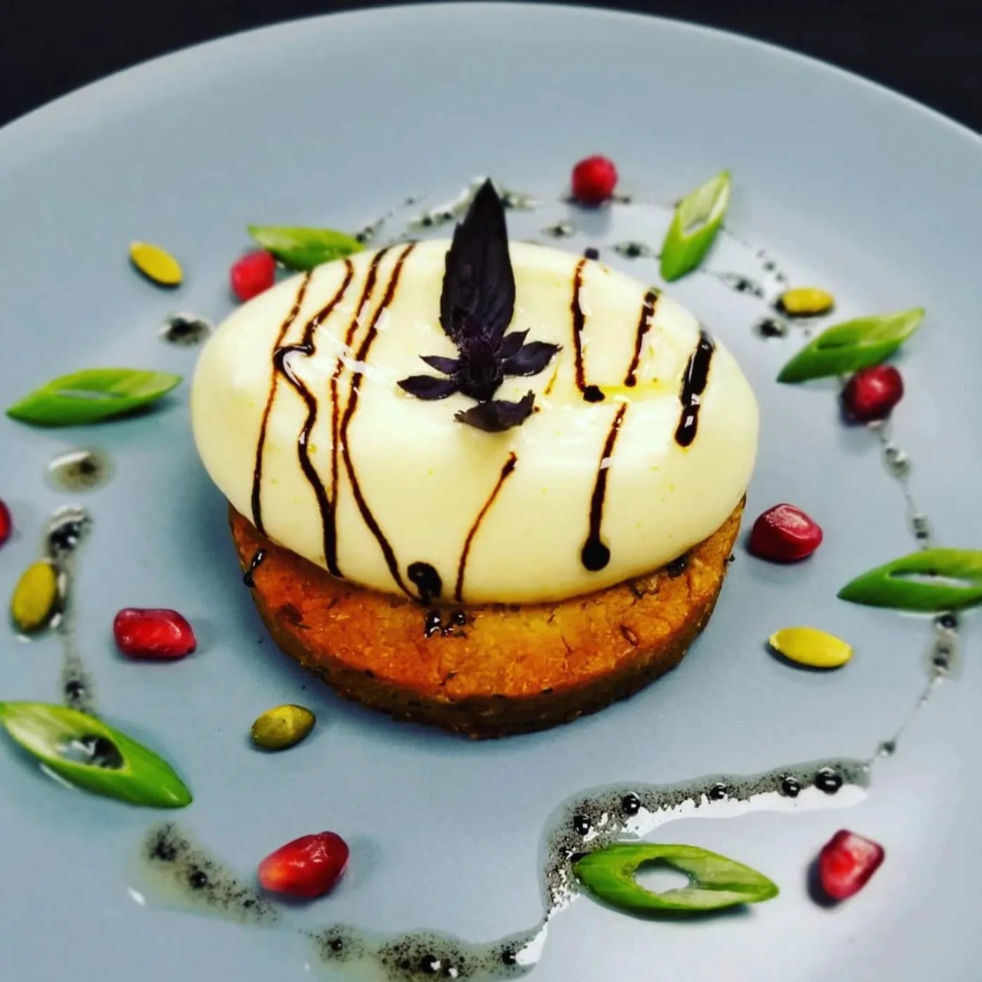 Image alt description