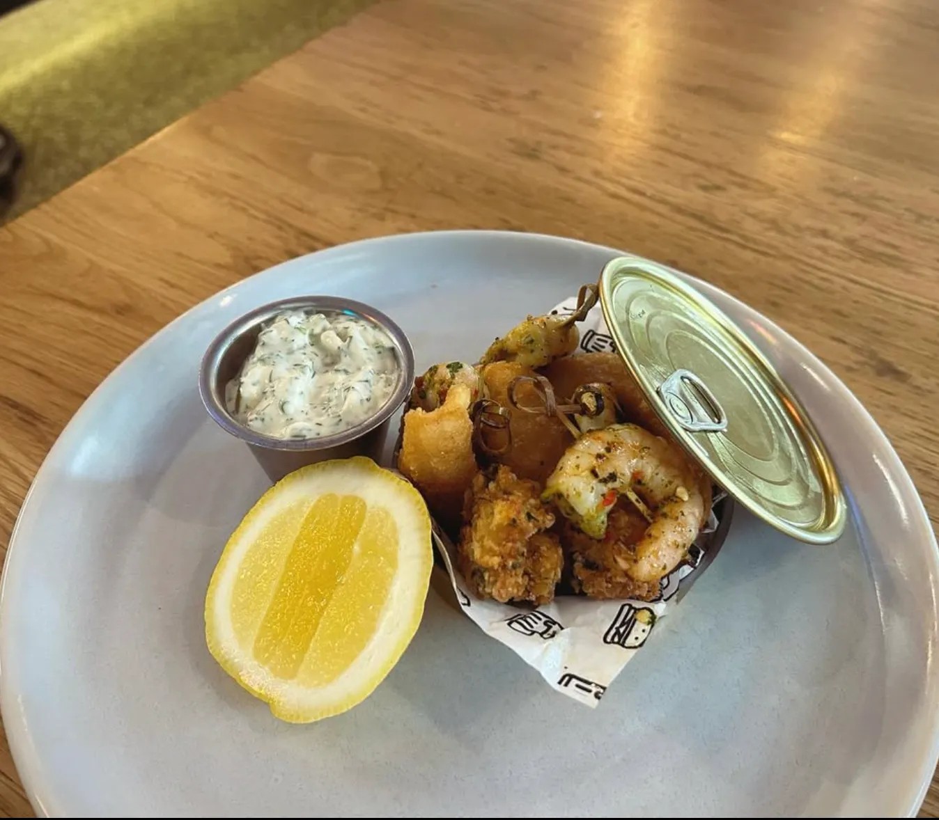 Image alt description