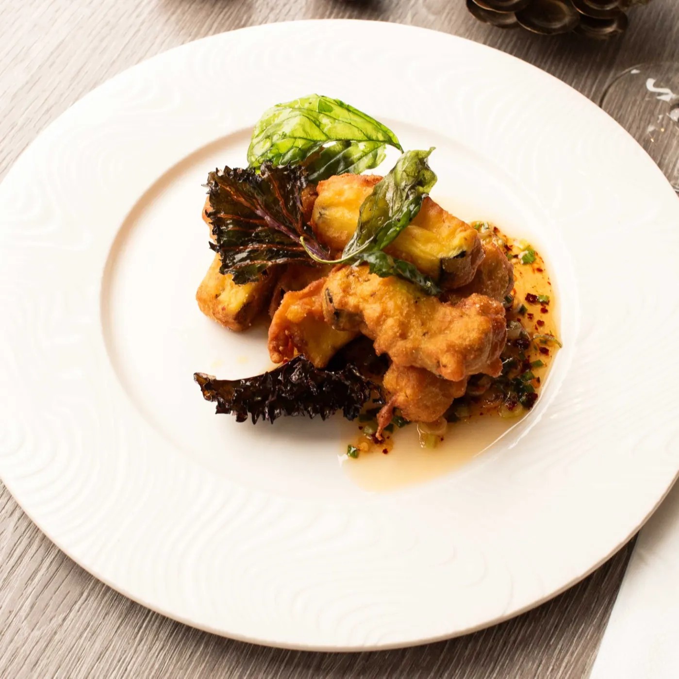 Image alt description