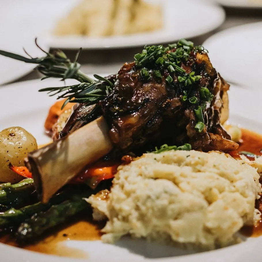 Image alt description