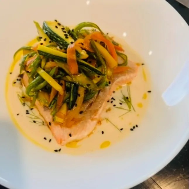 Image alt description