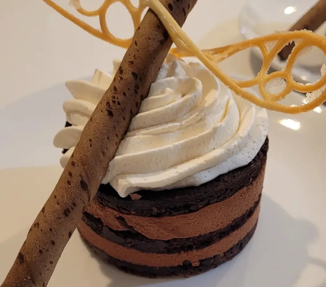 Image alt description