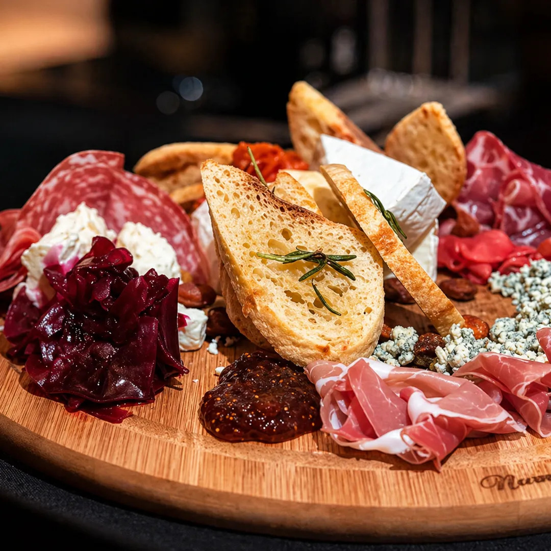 Image alt description