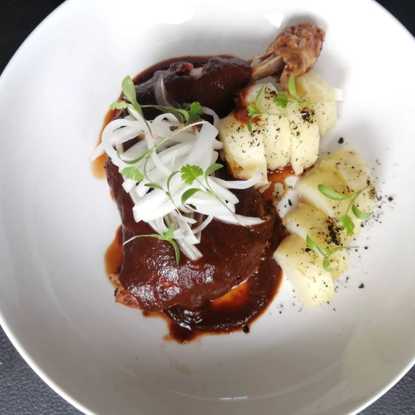 Image alt description