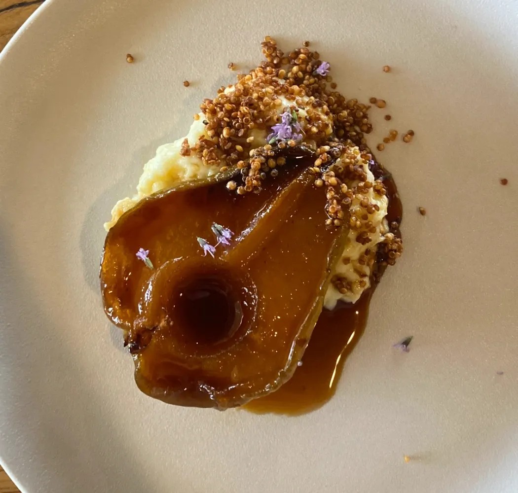 Image alt description