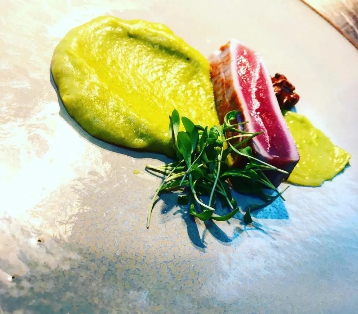 Image alt description