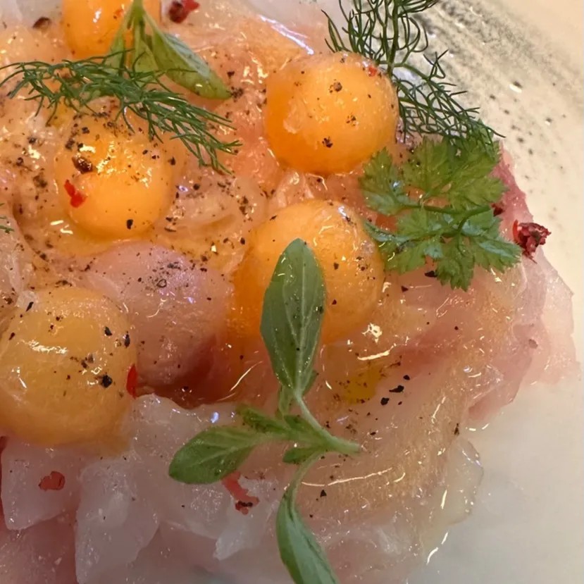 Image alt description