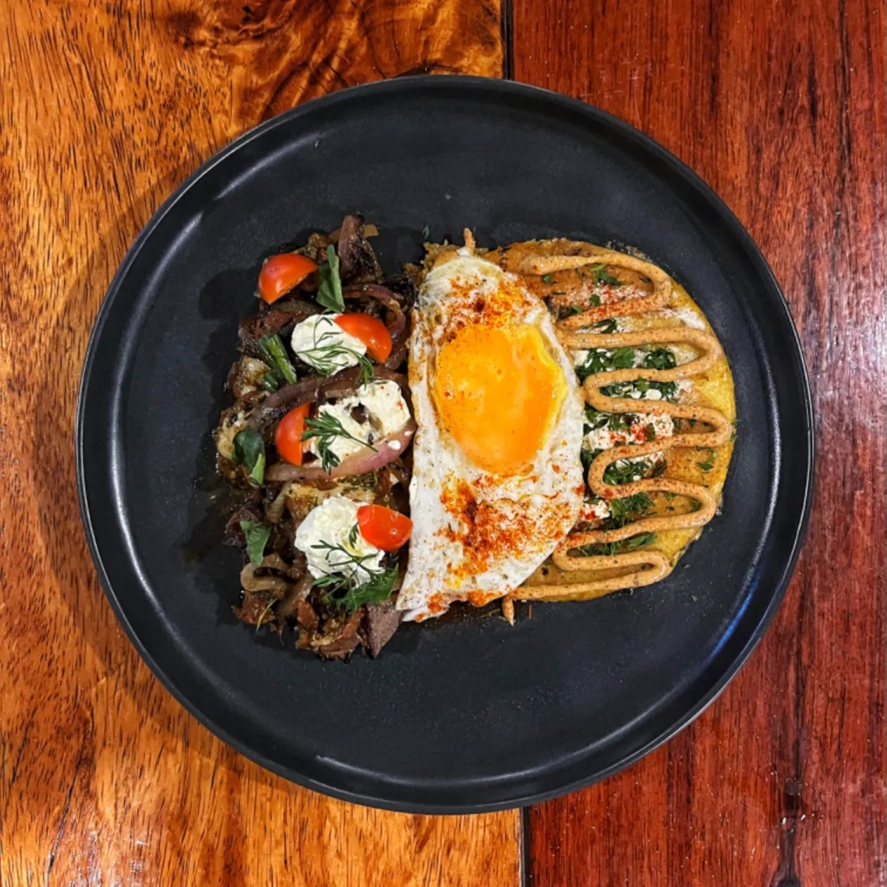 Image alt description