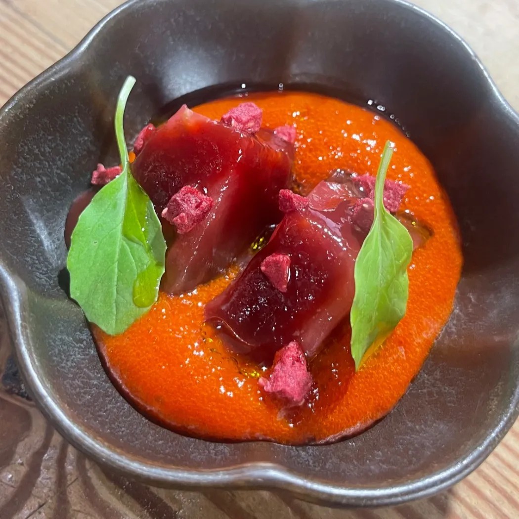 Image alt description