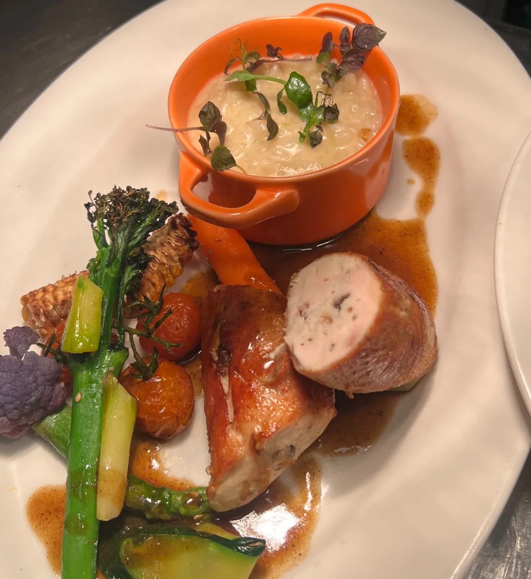 Image alt description