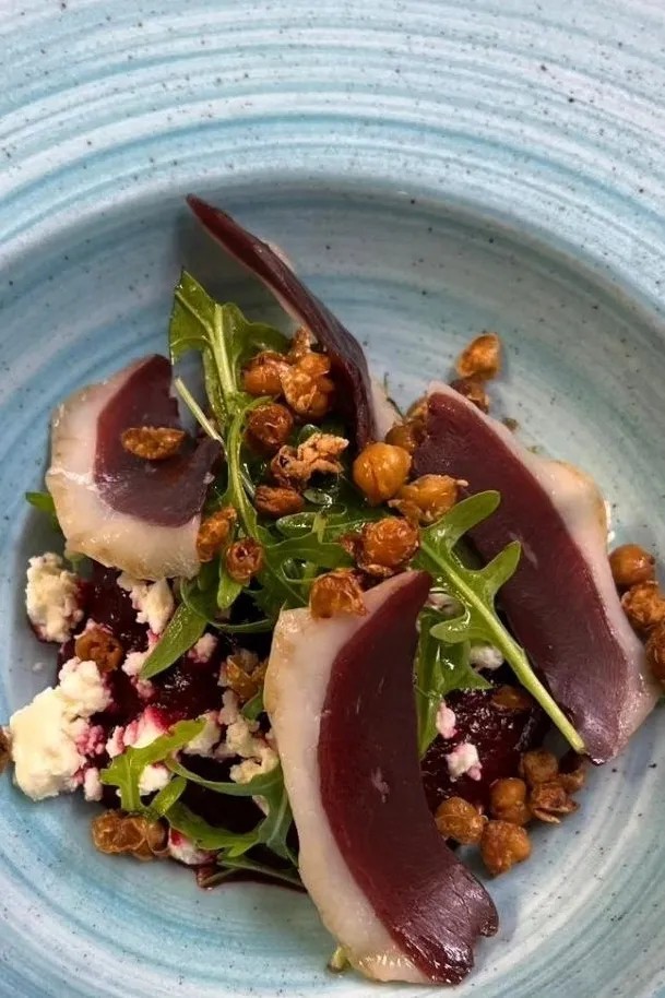 Image alt description