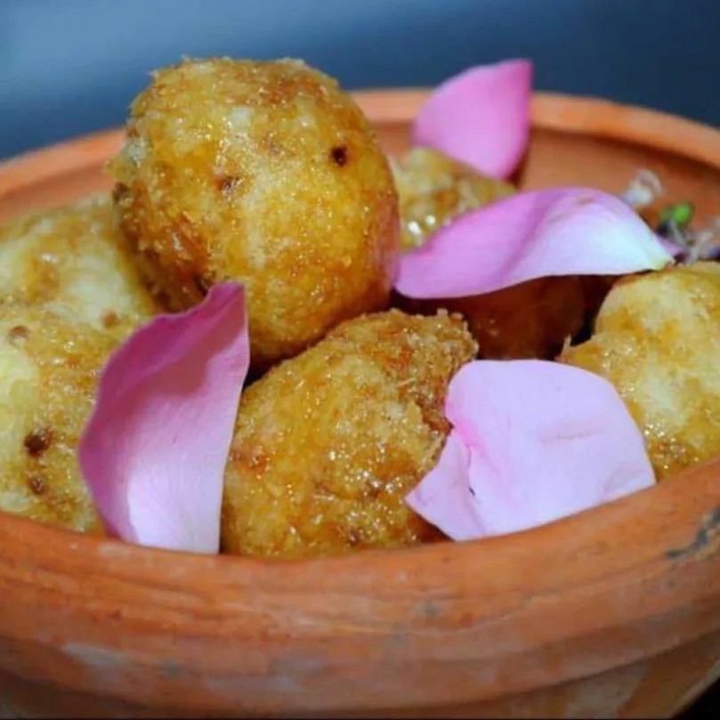 Image alt description