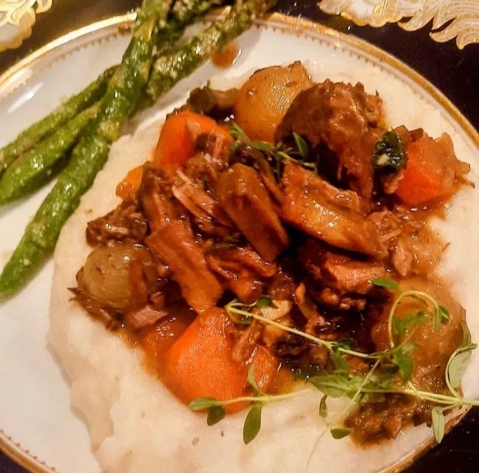 Image alt description