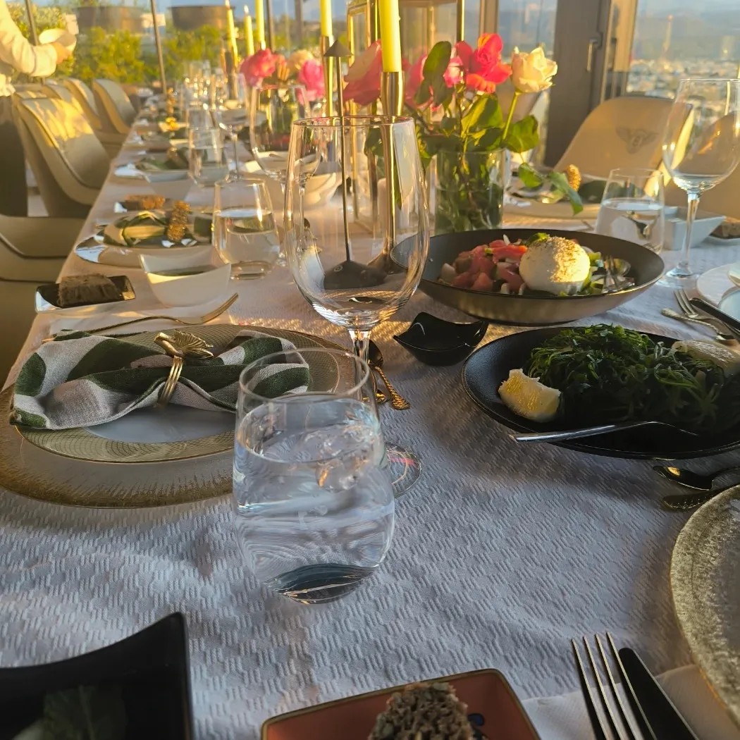 Image alt description