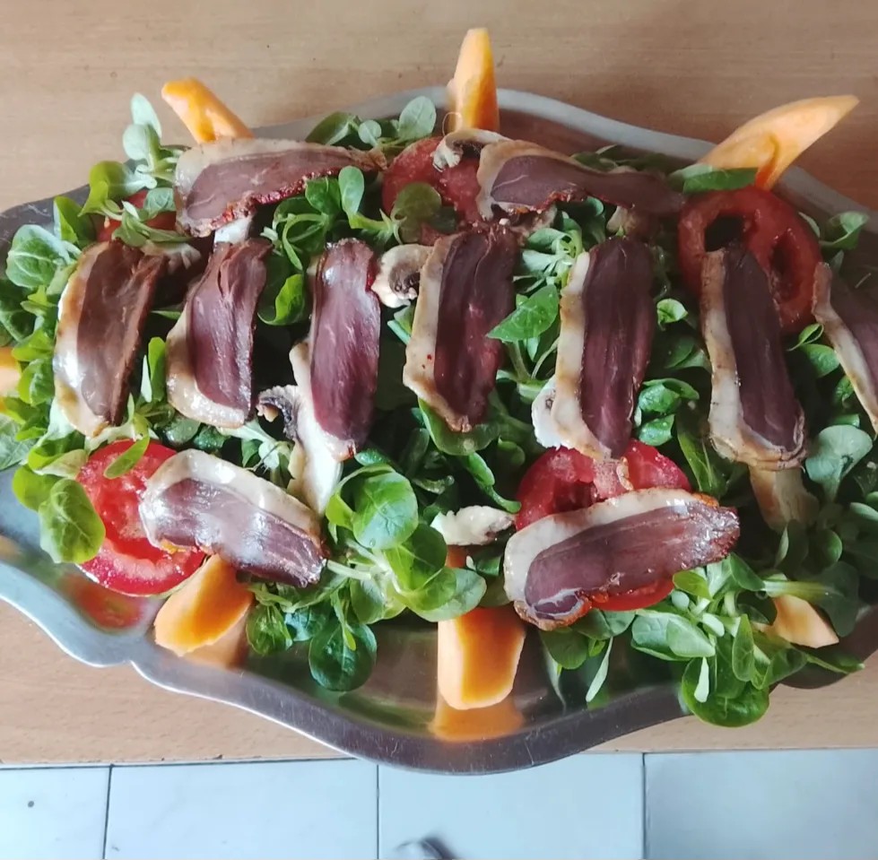 Image alt description