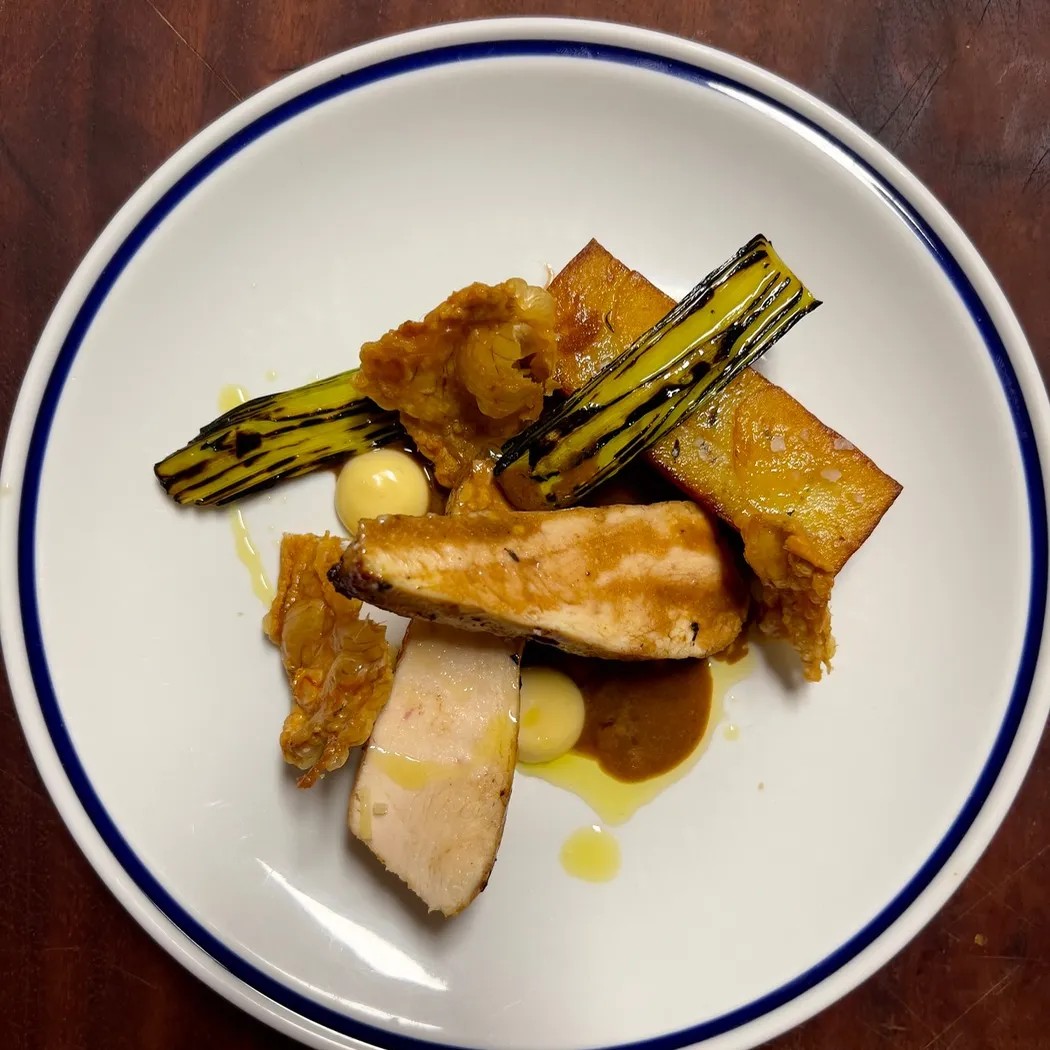 Image alt description